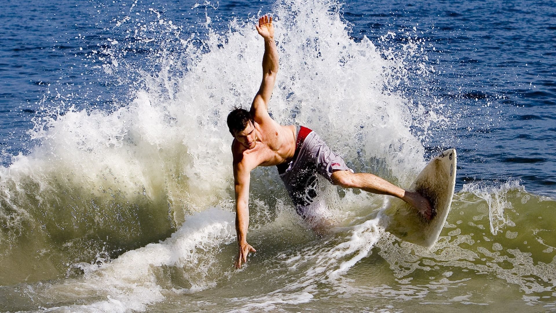 德罗巴连续三场比赛得分超过爆冷，美国队挑战极限！